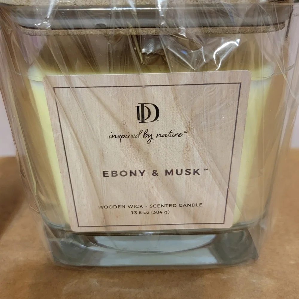 Ebony & Musk Scented Candle Inspired By Nature Wooden‎ Wick With Snuffer